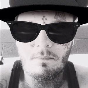 Meet your Posher, Nicholas